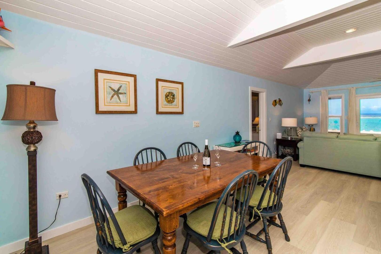 Thatch Hill - Renovated Beach House With Pool, Short Walk To The Rum Point Club Driftwood Village エクステリア 写真